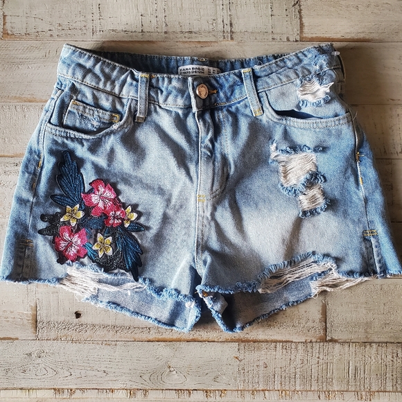 Zara Pants - Zara Embroidered Jean Shorts Size 4 EUC
